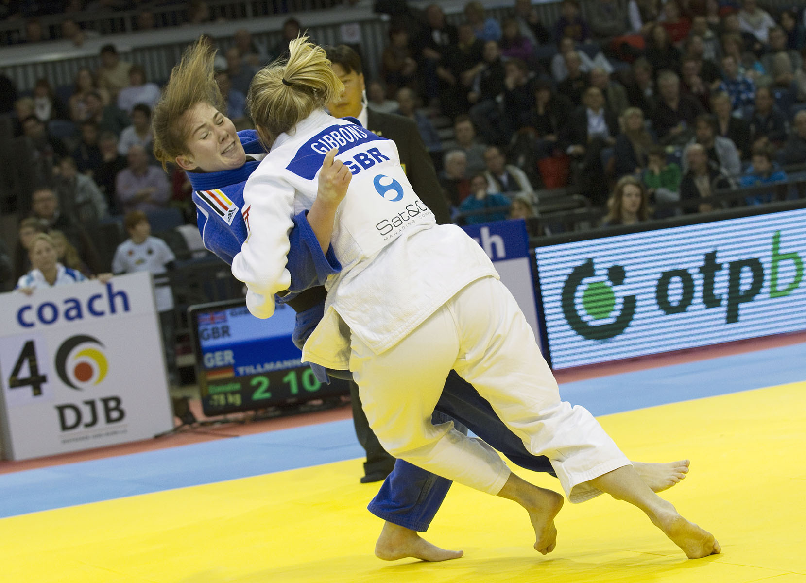 Julia Tillmanns (GER) vs Gemma Gibbons (GBR)