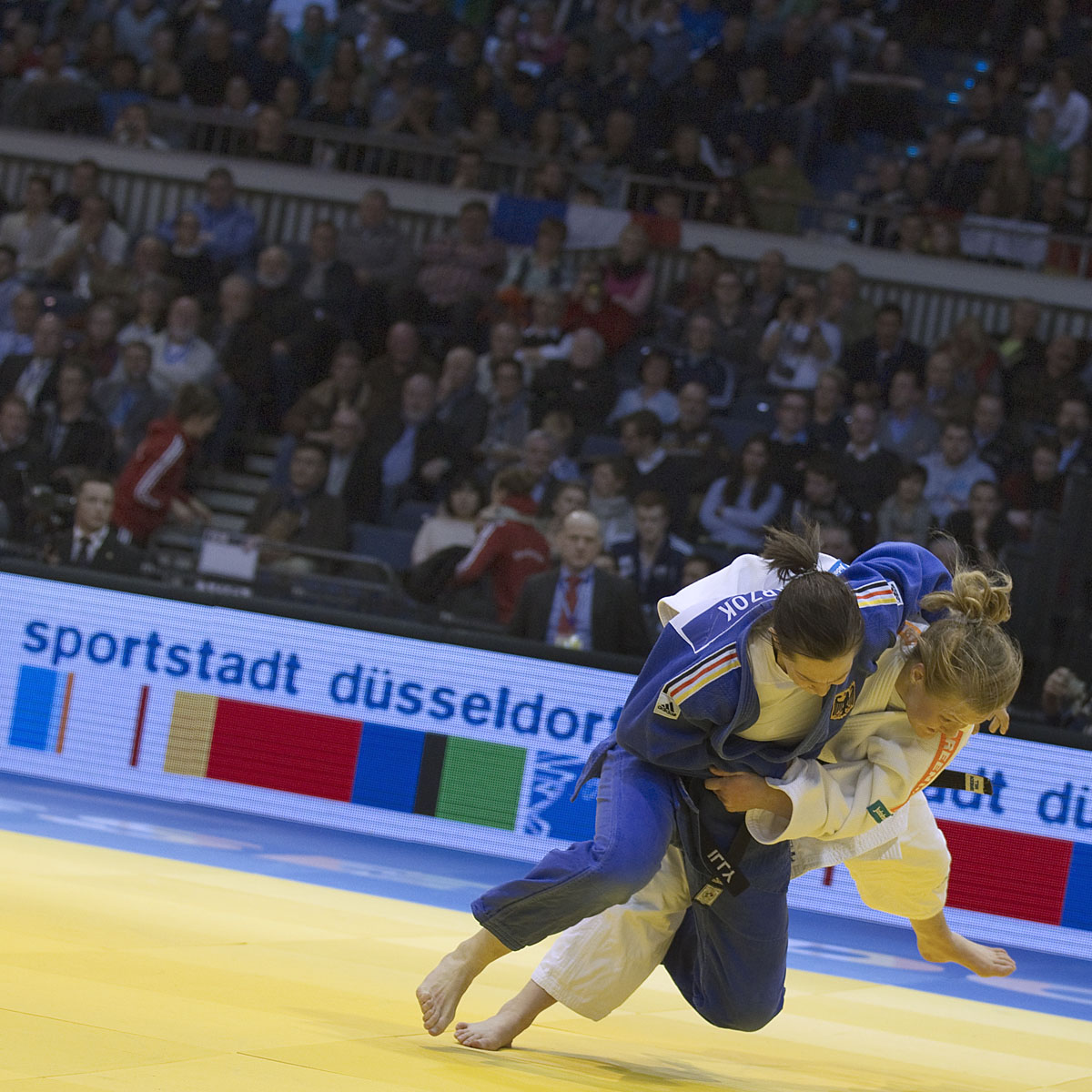 Iljana Marzok (GER) vs Sanne van Dijke (NED)