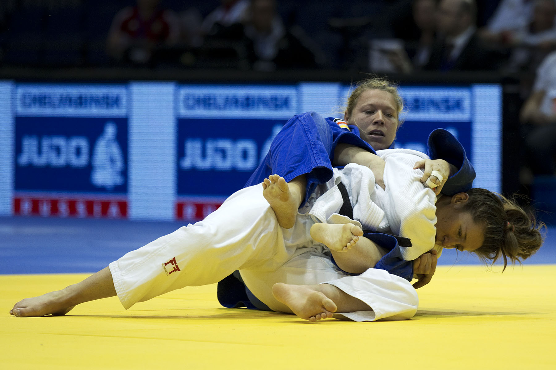 Kerstin Thiele (GER) vs Natalie Powell (GBR)