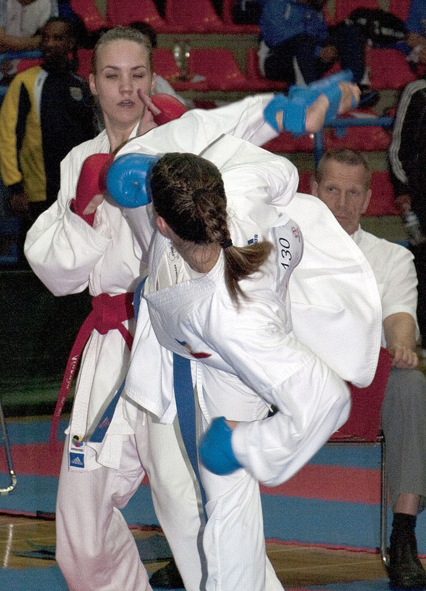 Lydia Mossel (KARATEDO BOND NEDERLAND, NED) vs Tiffany Fanjat (FRENCH NATIONAL TEAM, FRA)