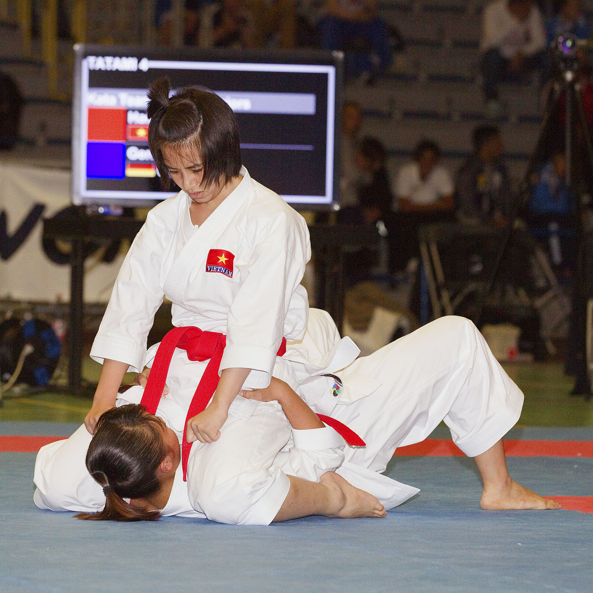 Finale im Team Kata der Frauen: Hanoi Karate Federation (1. Platz)
