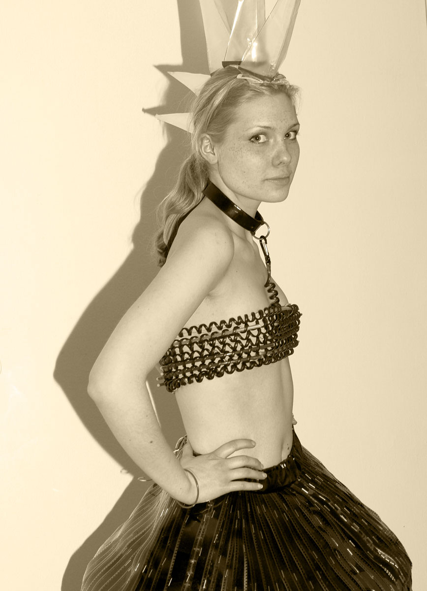 Lichtmodenschau der Schule für Mode, Grafik & Design