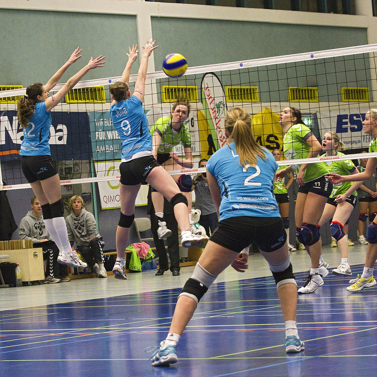 Lonneke Sloetjes (USC Münster) beim Schmetterball