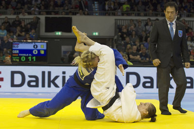Kerstin Thiele (GER) vs Anamari Velensek (SLO)