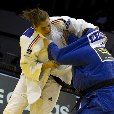 Megumi Tachimoto (JPN) vs Franziska Konitz (GER) im Finale des Judo Grand Prix Düsseldorf 2014