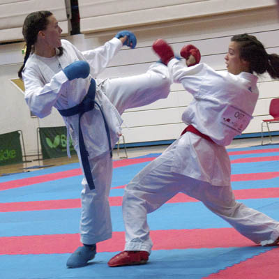 Stephanie Harris (Australia - AKF NATIONAL TEAM, AUS) vs Jennifer Gaubard (FONTENAY KARATE SHOTOKAN, FRA)